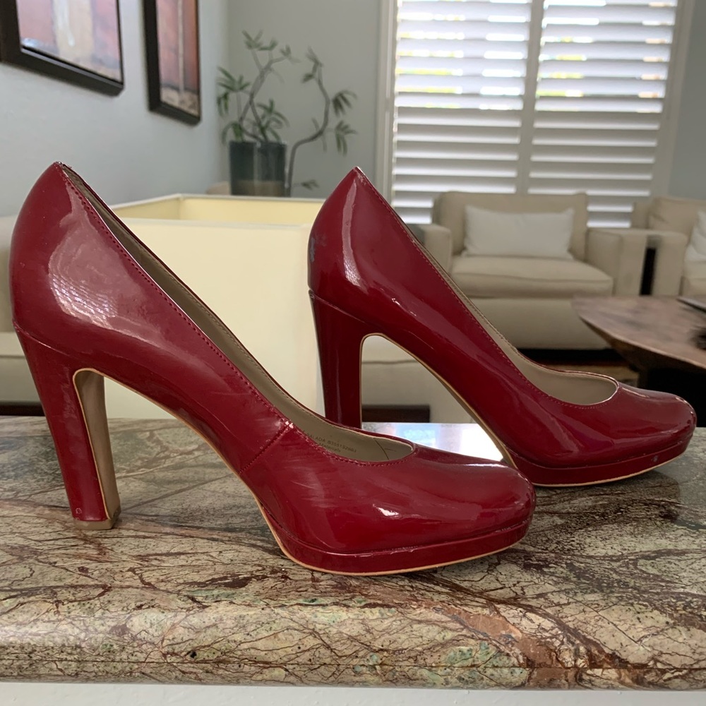 Red pumps